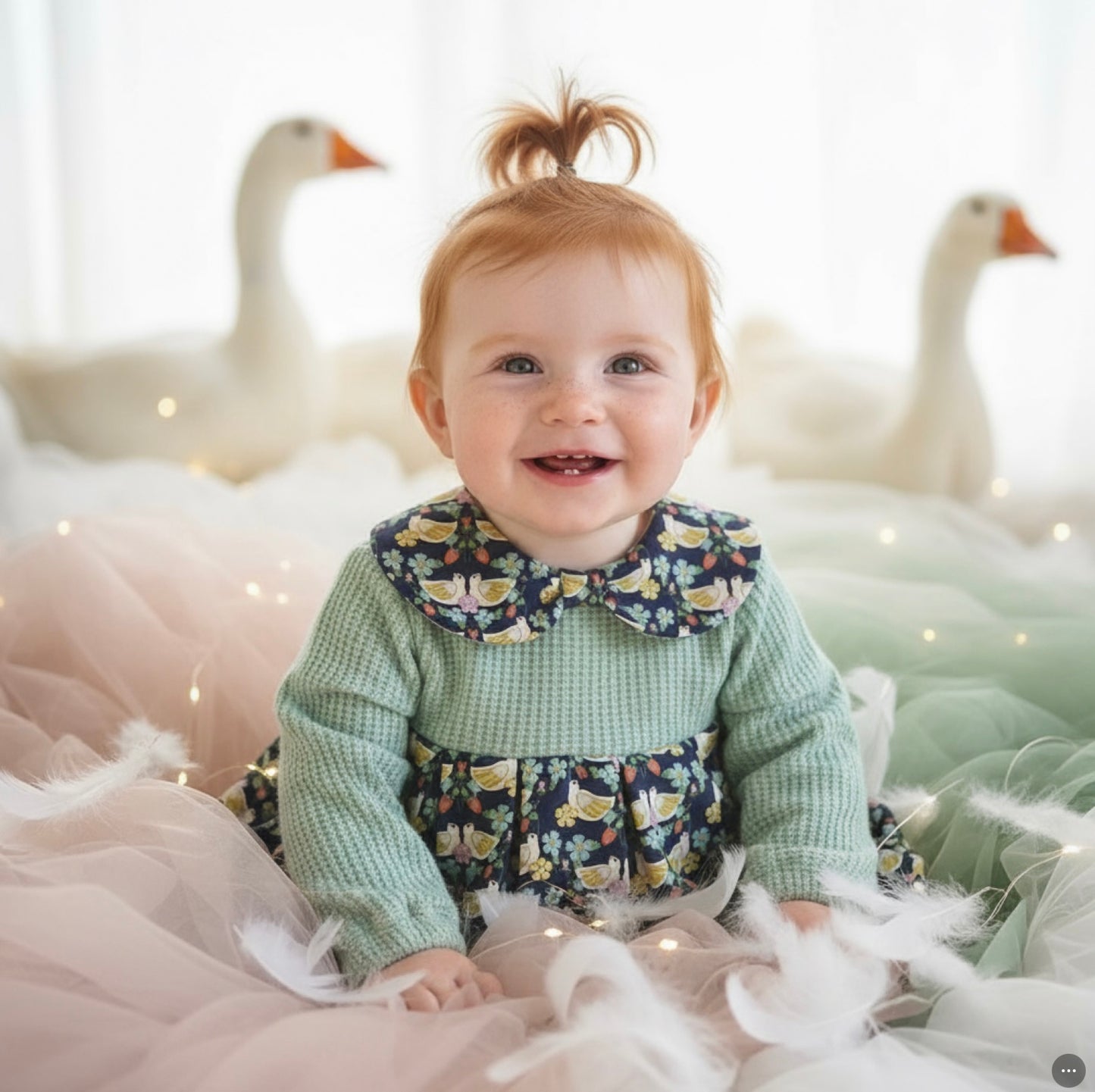 Vestito bambina in maglia con sotto in cotone stampato e collo fantasia