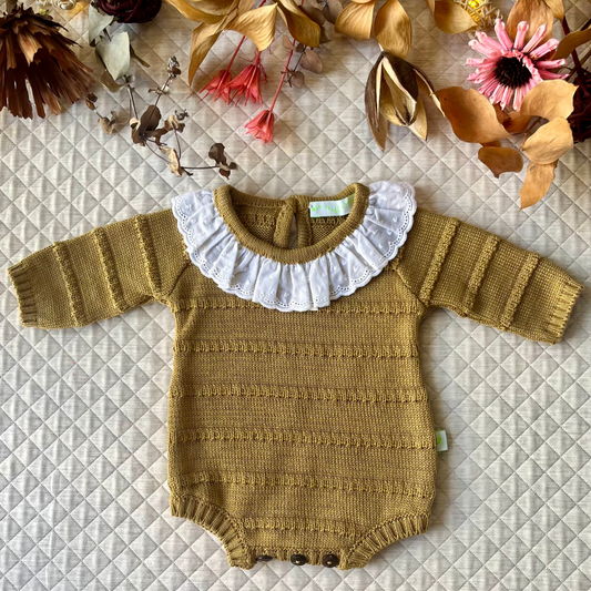 body_maglia_con_volant_al_collo_ocra_davati1
