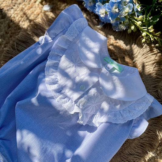 Body bambina in tessuto oxford cotone e pettorina in cotone ricamato