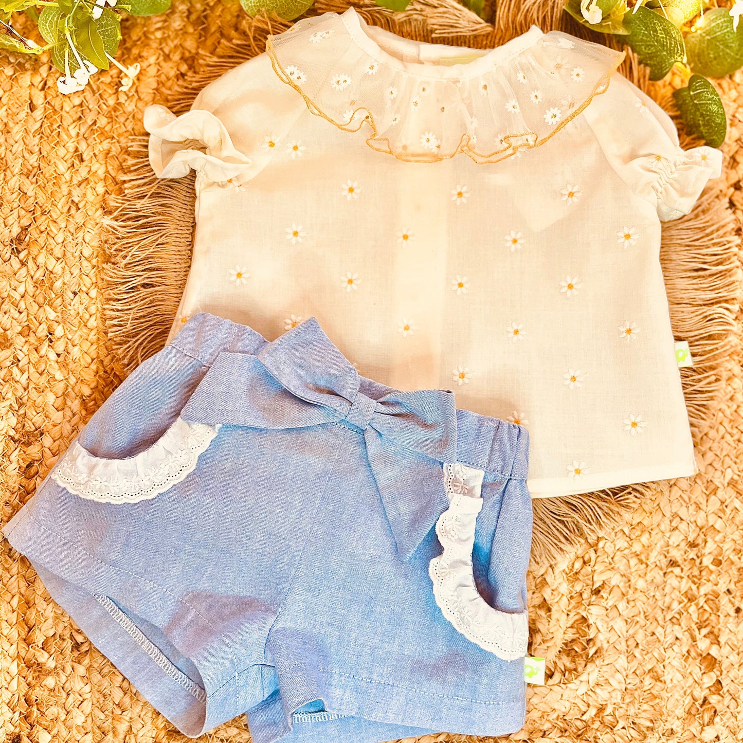 Camicia in cotone con ricamo margherite