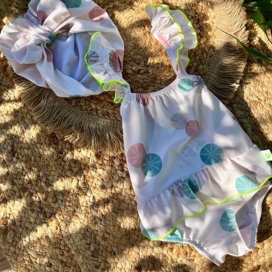 Costume intero mare con volant in Lycra stampata panna