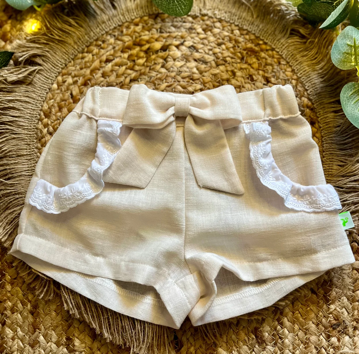 Short bambina elegante in Oxford celeste con ruches e elastico in vita