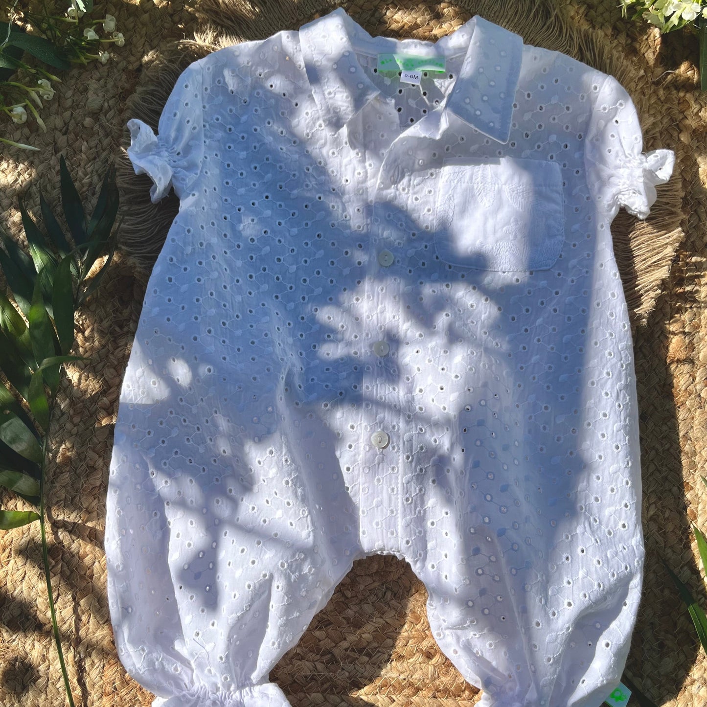 Tuta lunga in tessuto sangallo bianco