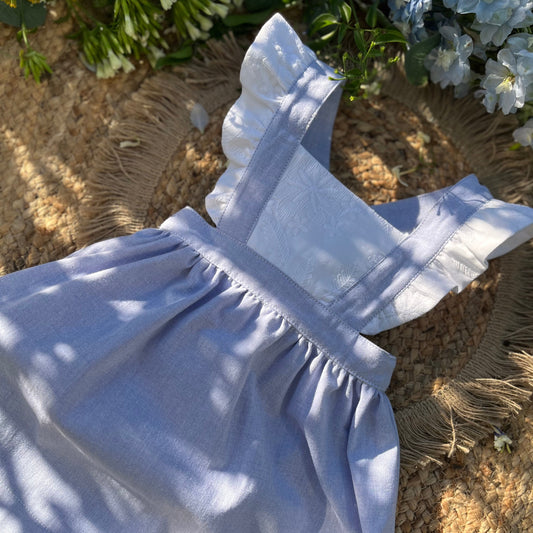 Vestito salopette in cotone Oxford e pettorina ricamata