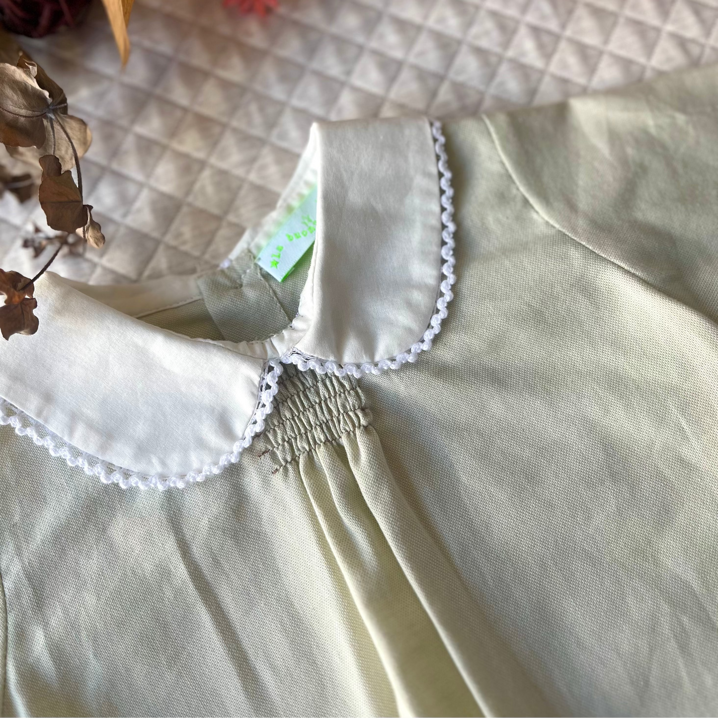 completo_blusa_punto_stock_mutanda_dettaglio_ricamo