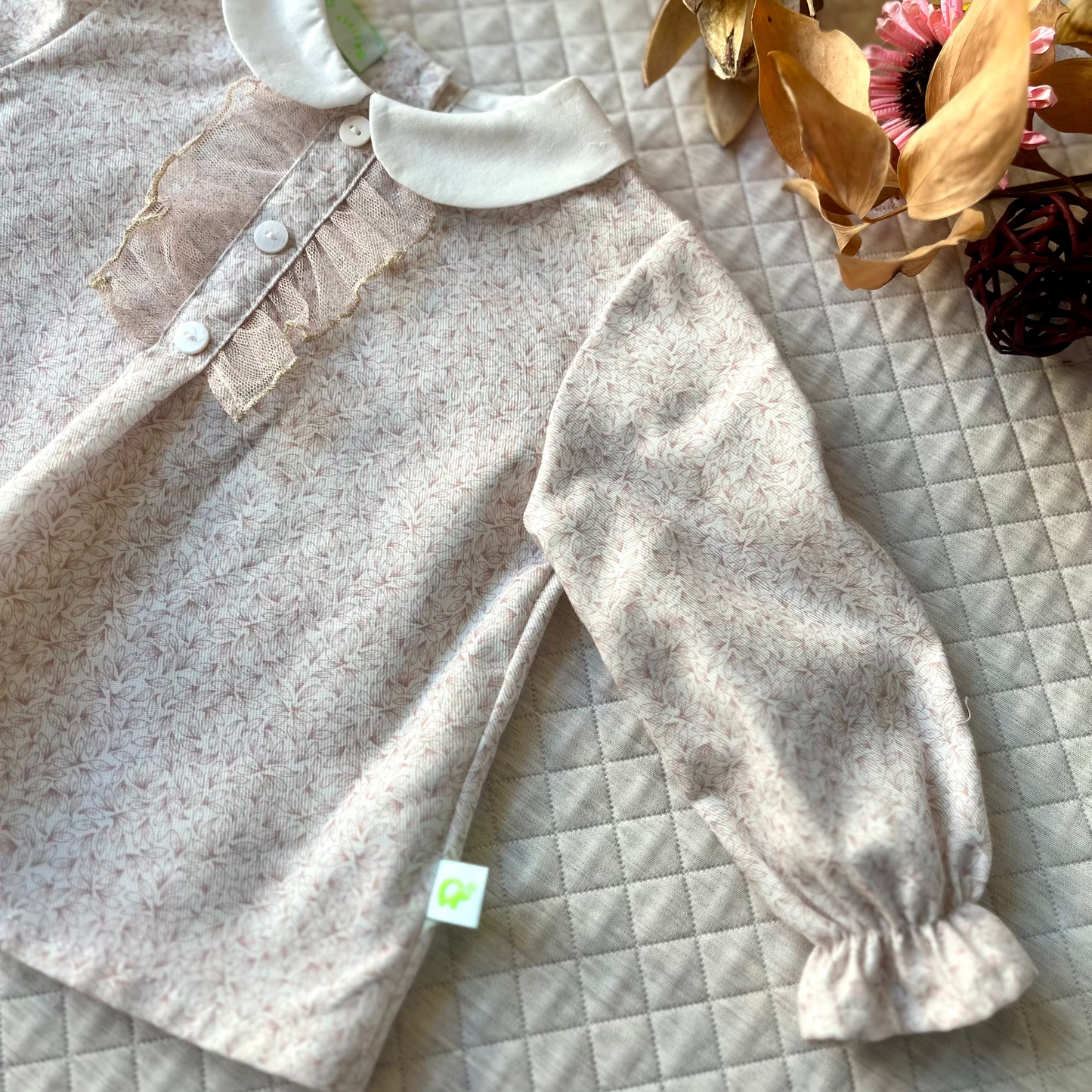 completo_blusa_ruches_mutanda_dettaglio_manica